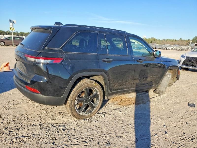 2023 Jeep Grand Cherokee Laredo