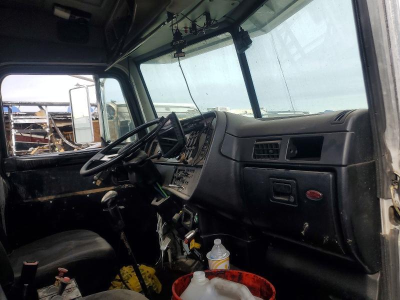 2004 Peterbilt 378 Semi Truck