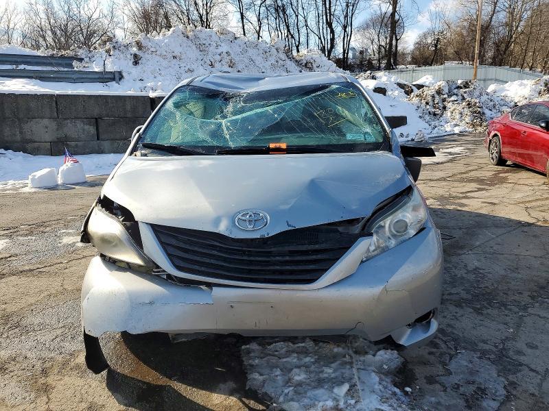 2015 Toyota Sienna le