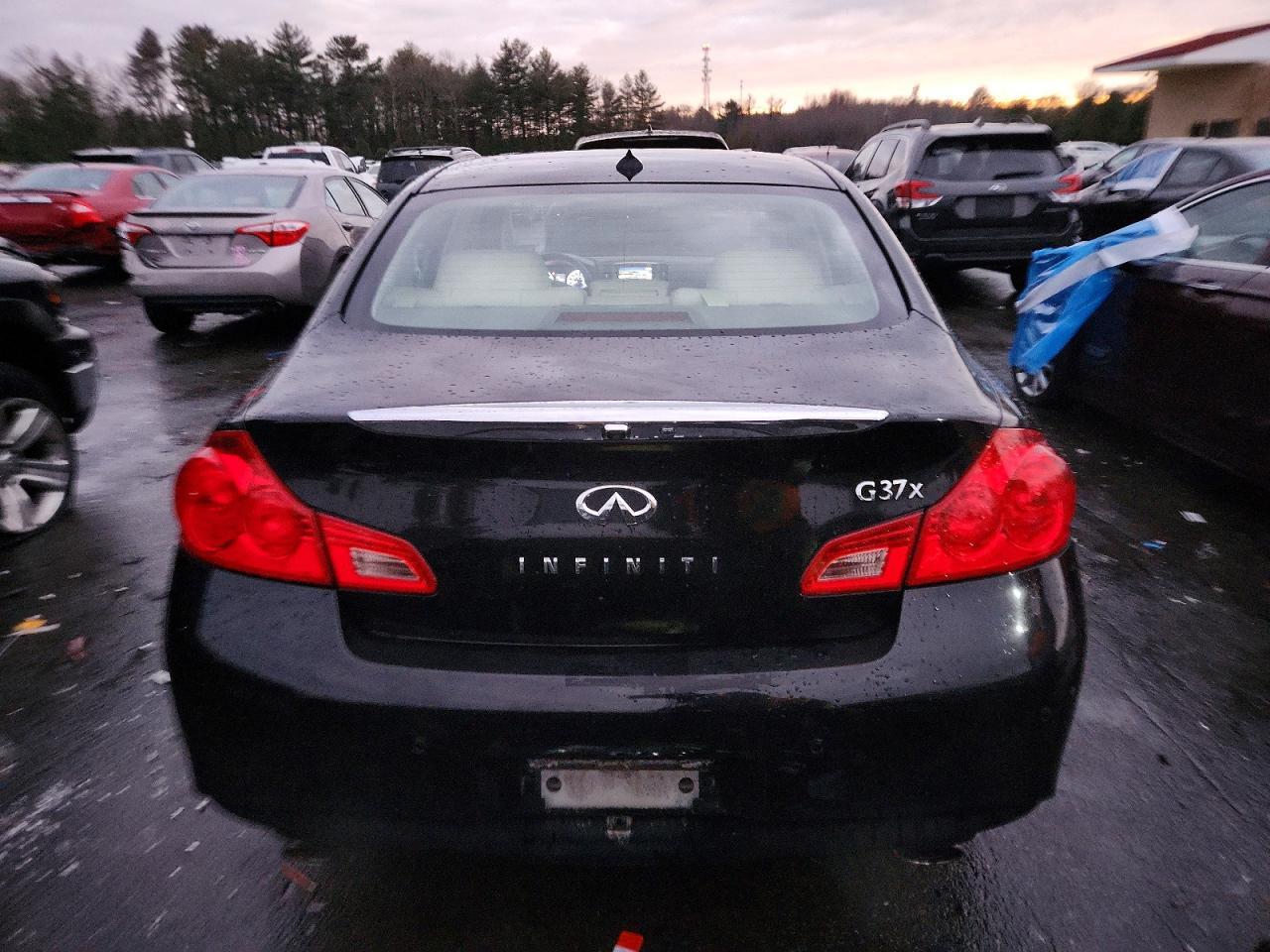 2010 Infiniti G37