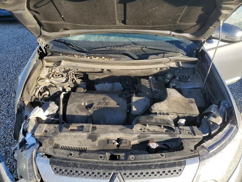 2020 Mitsubishi Outlander se