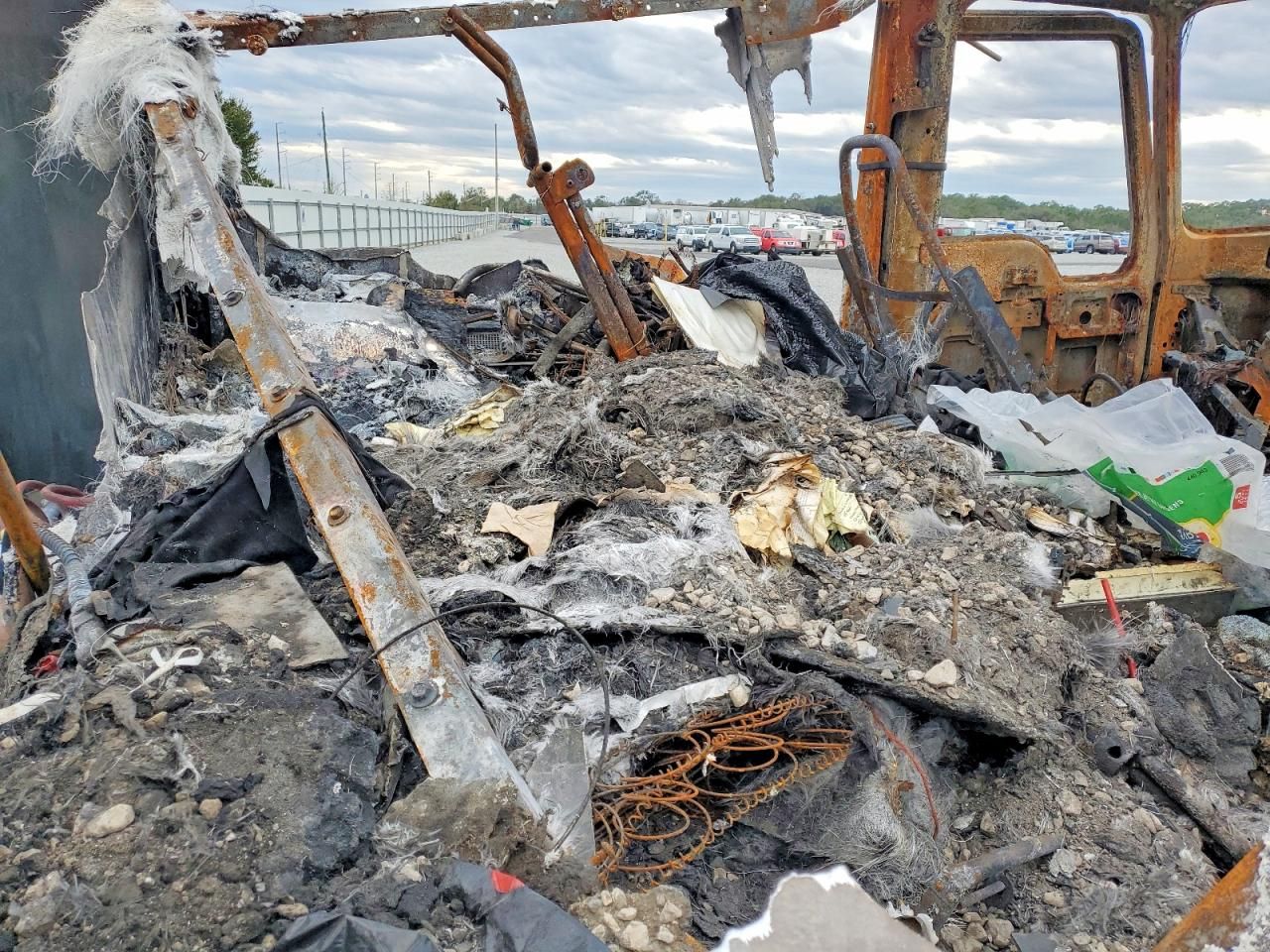 2015 Mack CXU613 Semi Truck