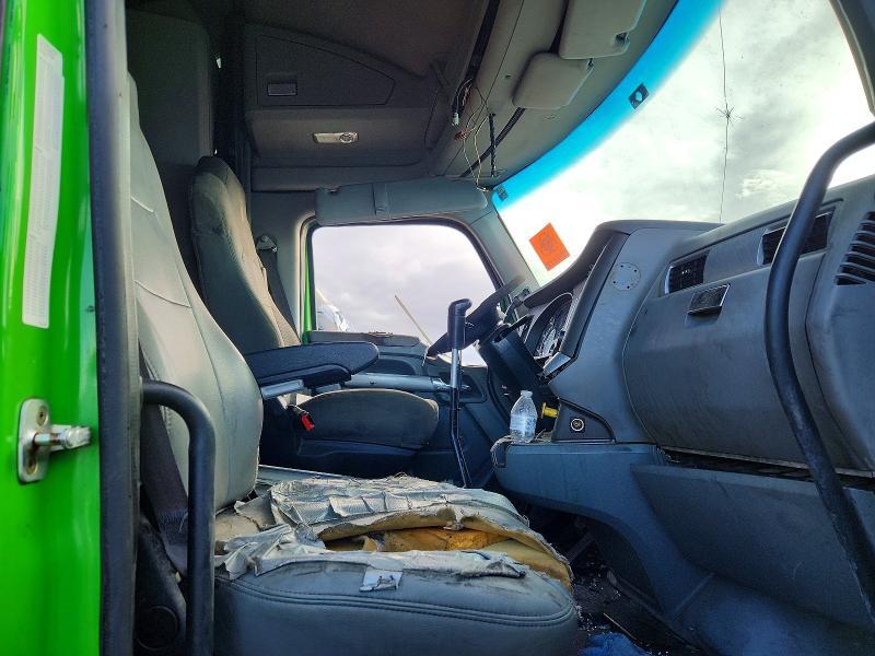 2017 Kenworth T680 Semi Truck