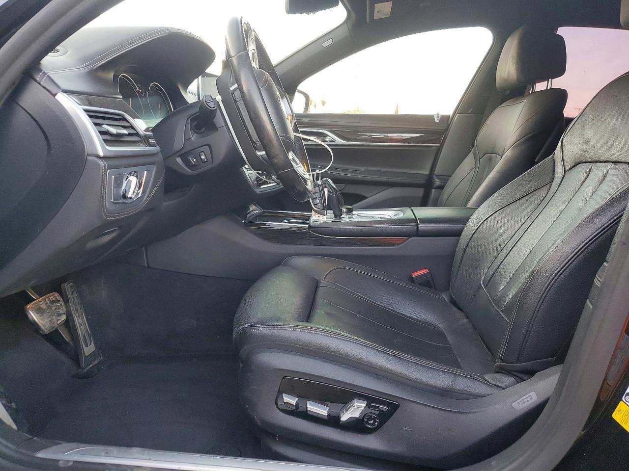 2019 BMW 740 i