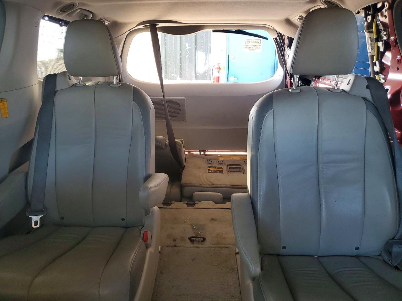 2013 Toyota Sienna Limited 7-passenger