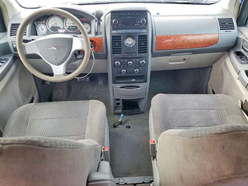 2008 Chrysler Town & Country lx