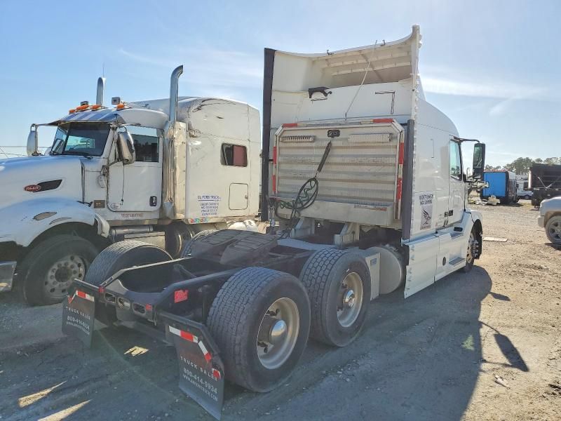 2017 Volvo VNL Semi Truck