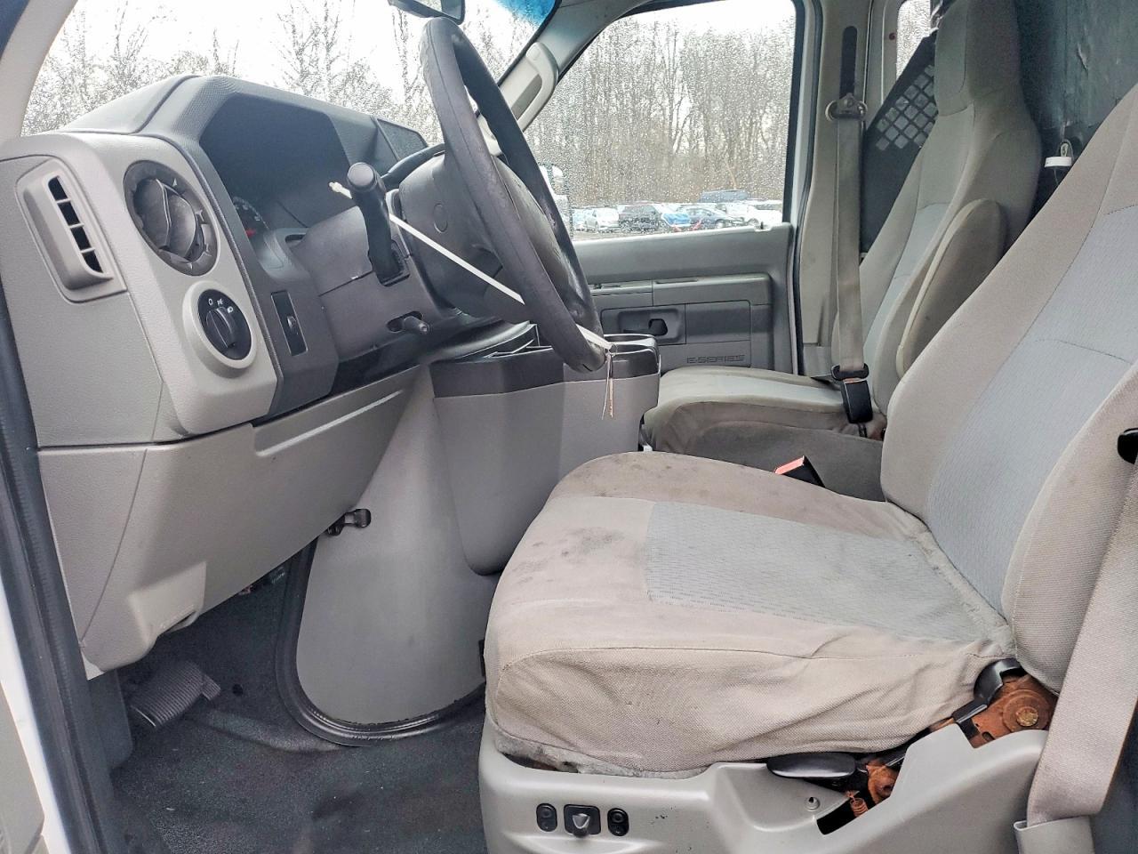 2014 Ford Econoline E250 van