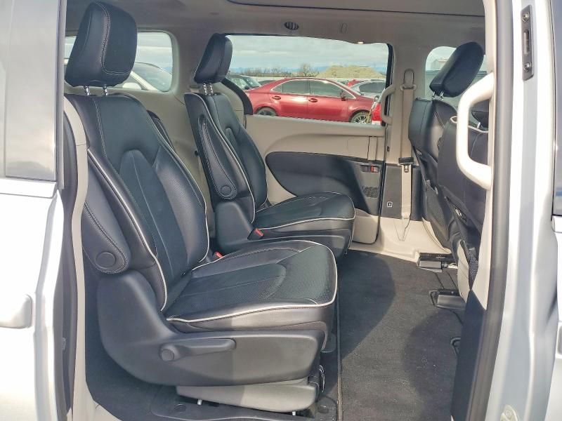 2022 Chrysler Pacifica Hybrid Limited