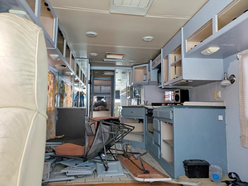 1999 Freightliner Chassis X-rv