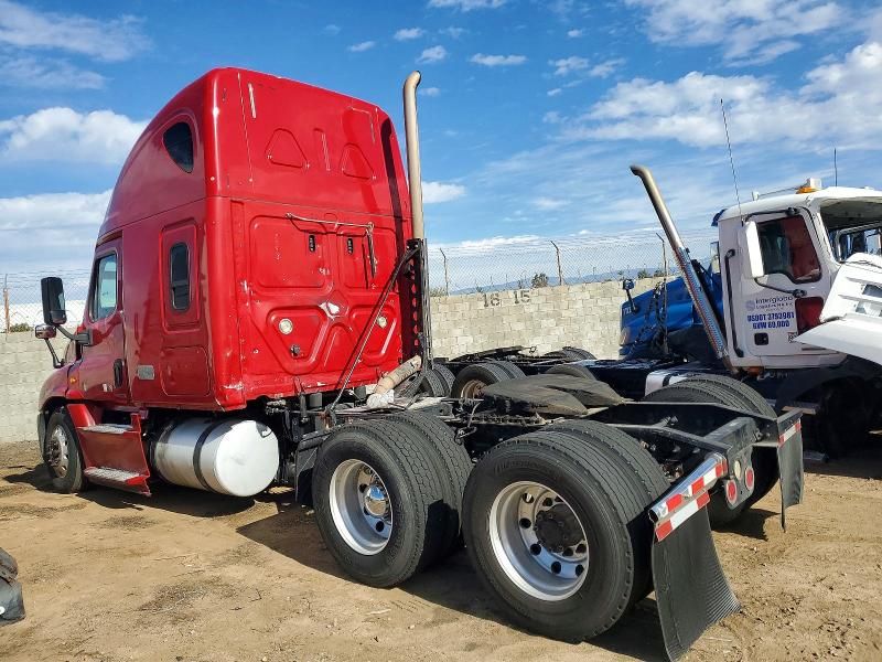 2017 Freightliner Cascadia 1 Semi Truck
