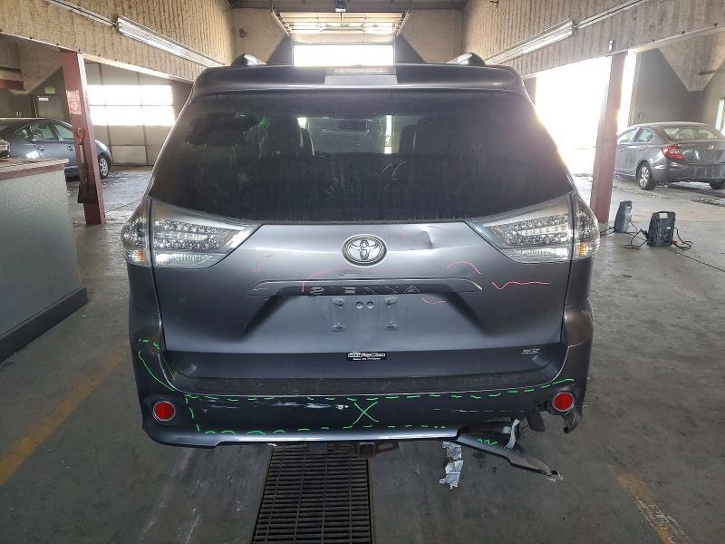2012 Toyota Sienna Sport