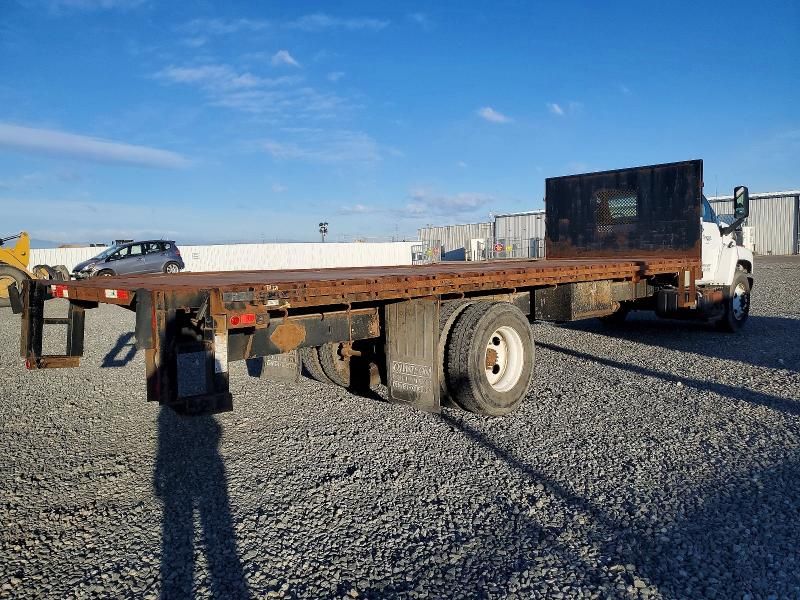 2009 GMC C6500 Flatbed Truck