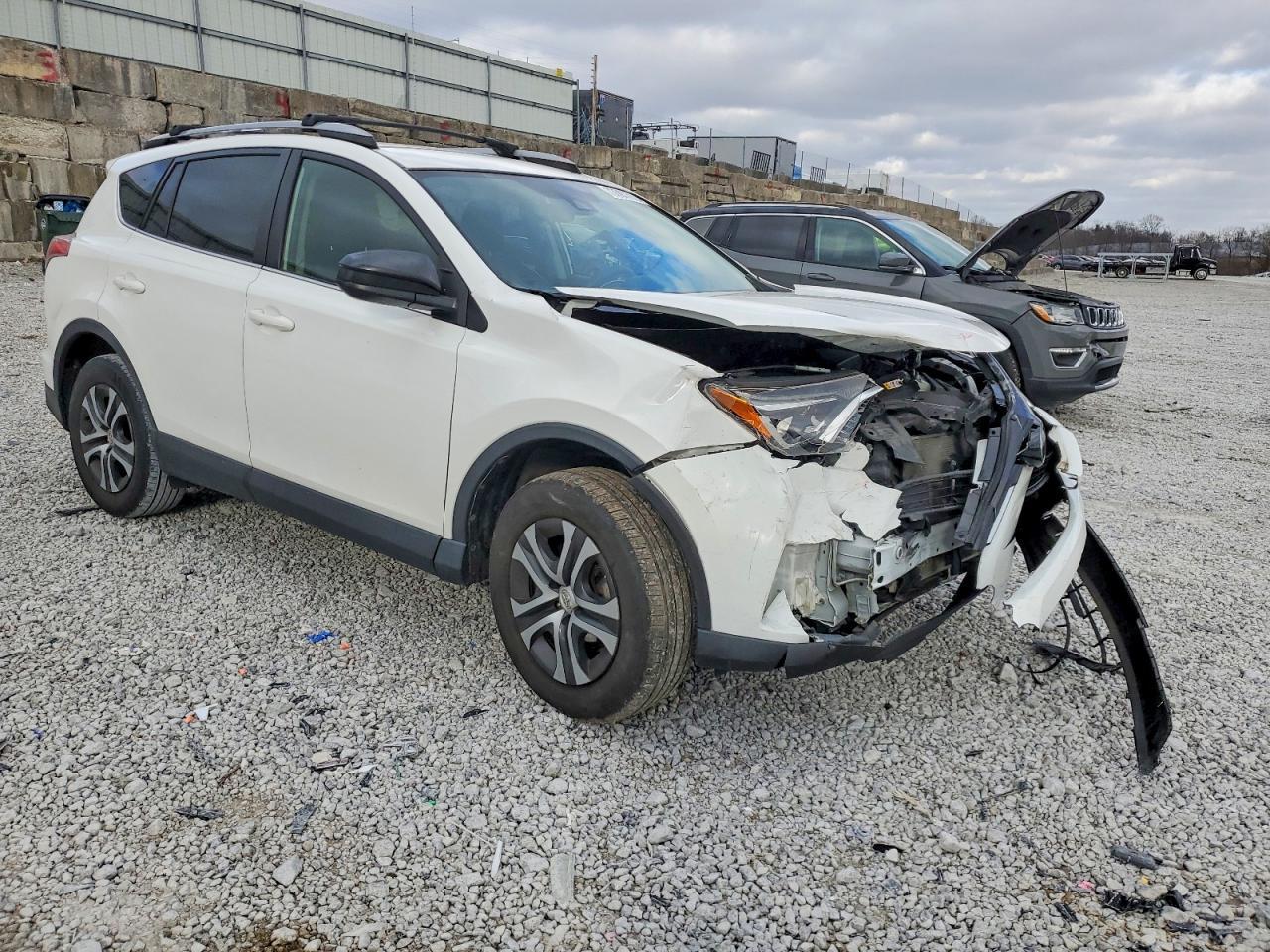 2018 Toyota Rav4 le