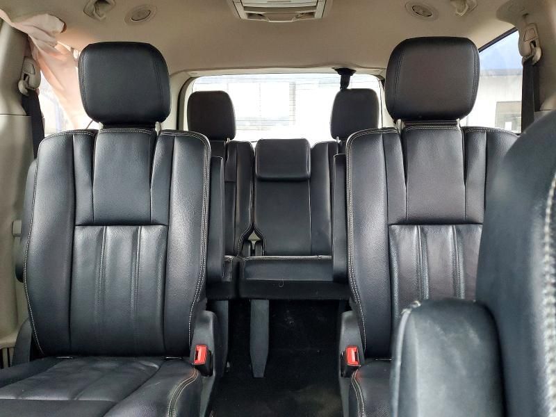 2013 Chrysler Town & Country Touring