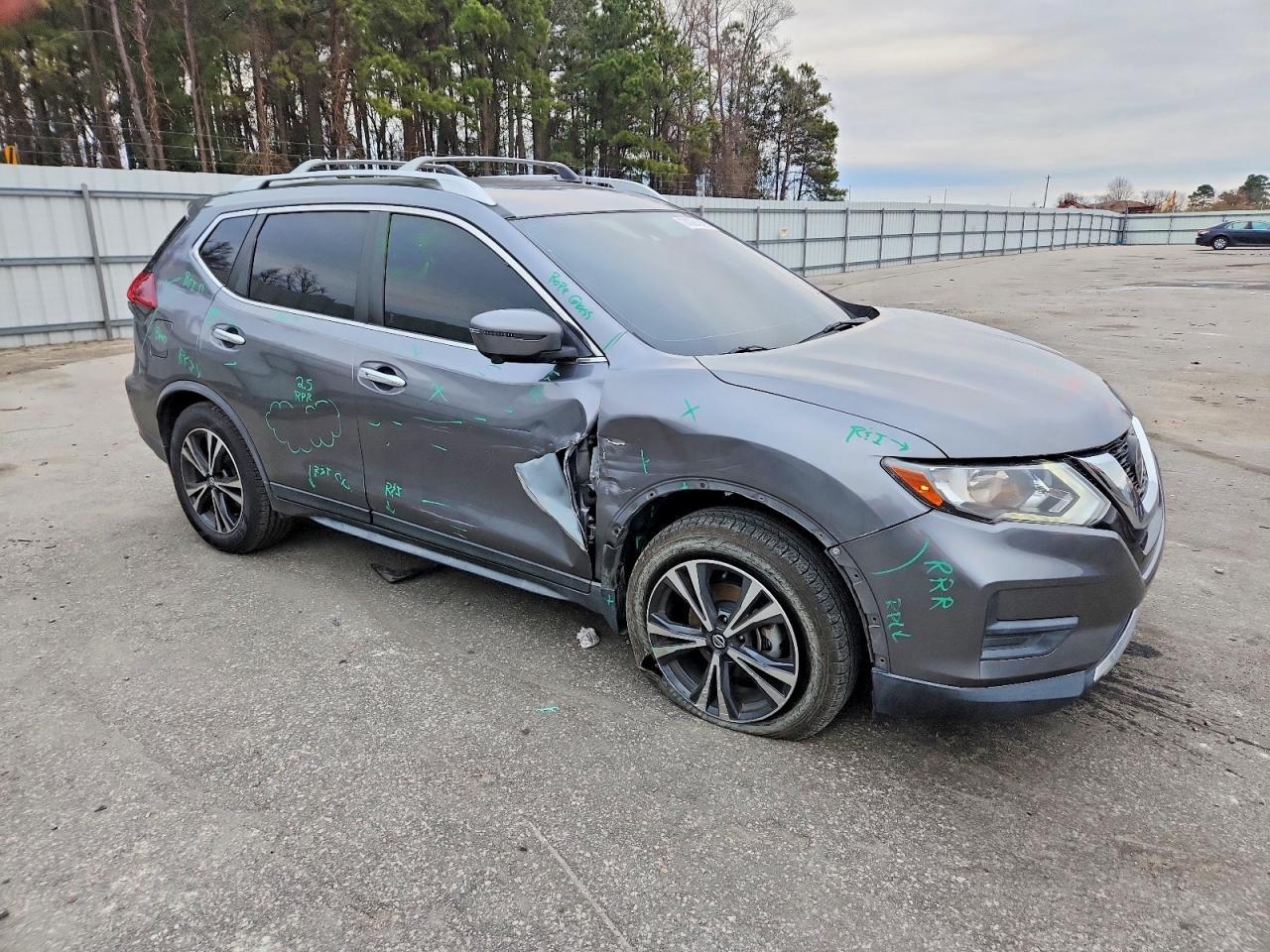 2020 Nissan Rogue s