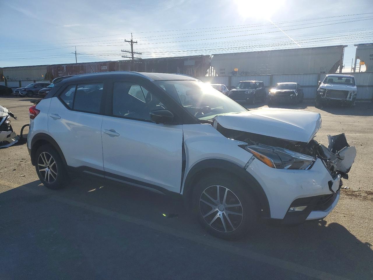 2020 Nissan Kicks sr