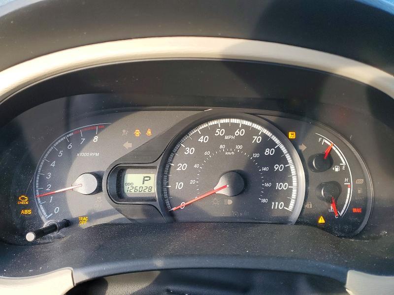 2012 Toyota Sienna le 8 Passenger