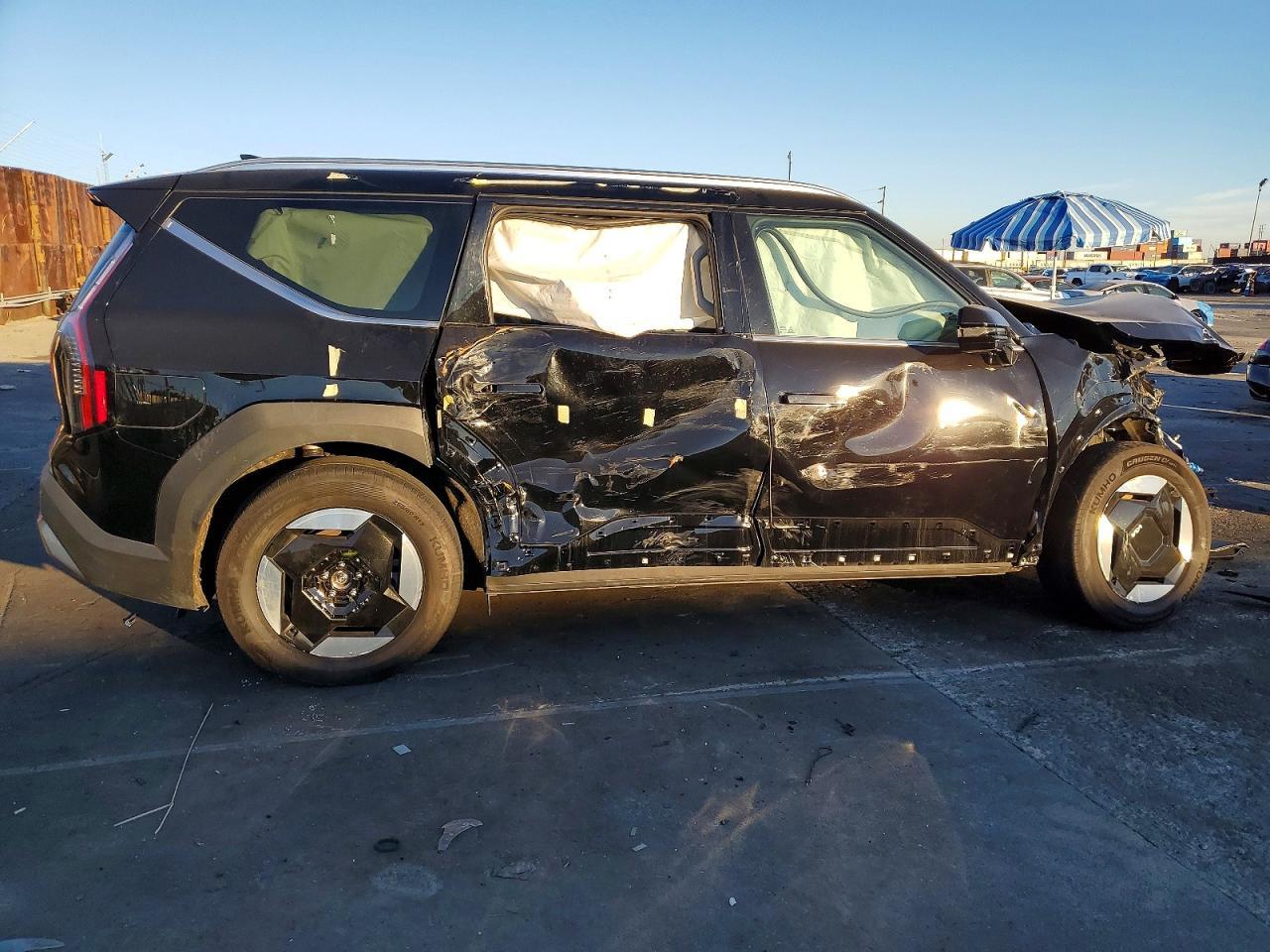 2025 KIA EV9 Wind
