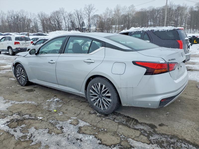 2023 Nissan Altima sv