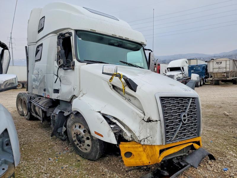 2022 Volvo VN VNL