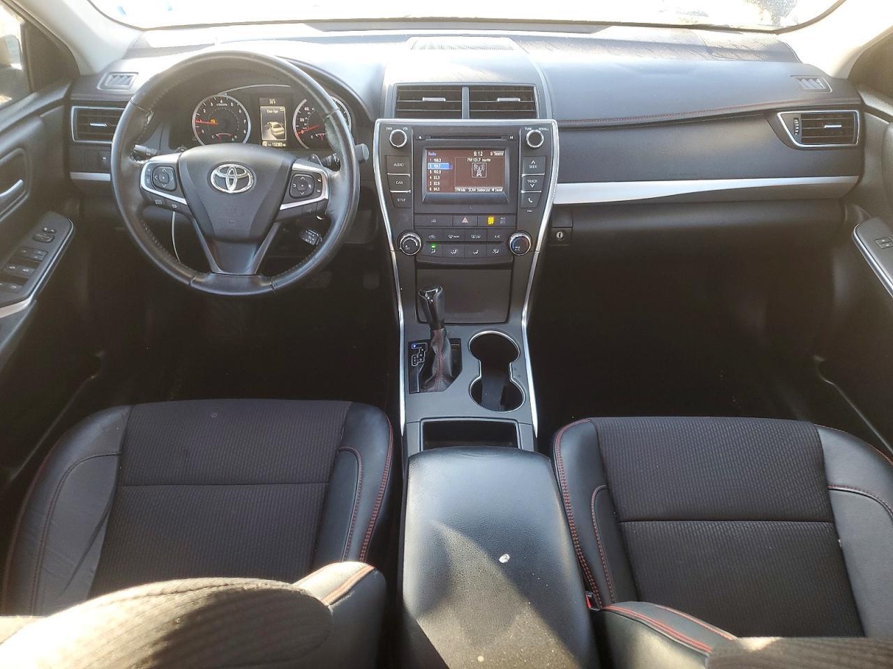 2016 Toyota Camry le