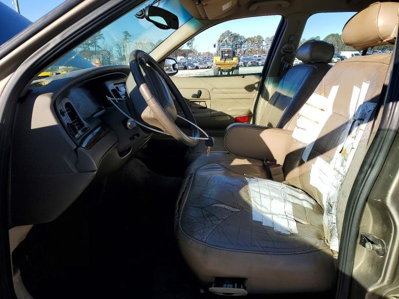 2001 Ford Crown Victoria lx
