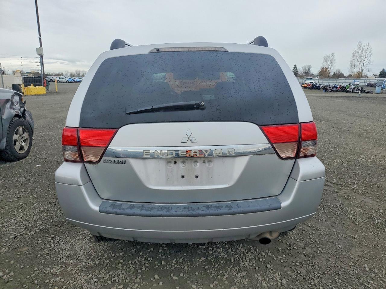 2011 Mitsubishi Endeavor ls