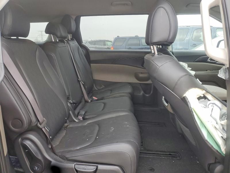 2025 KIA Carnival lxs