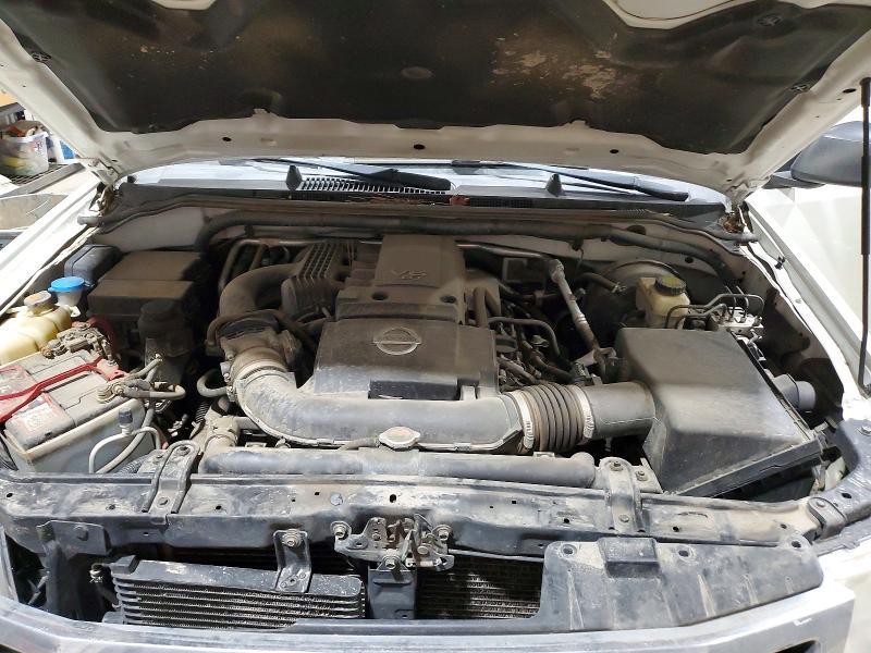 2014 Niss Frontier SV