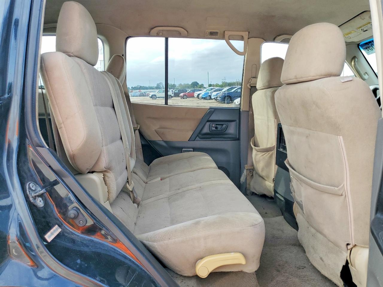2003 Mitsubishi Montero xls