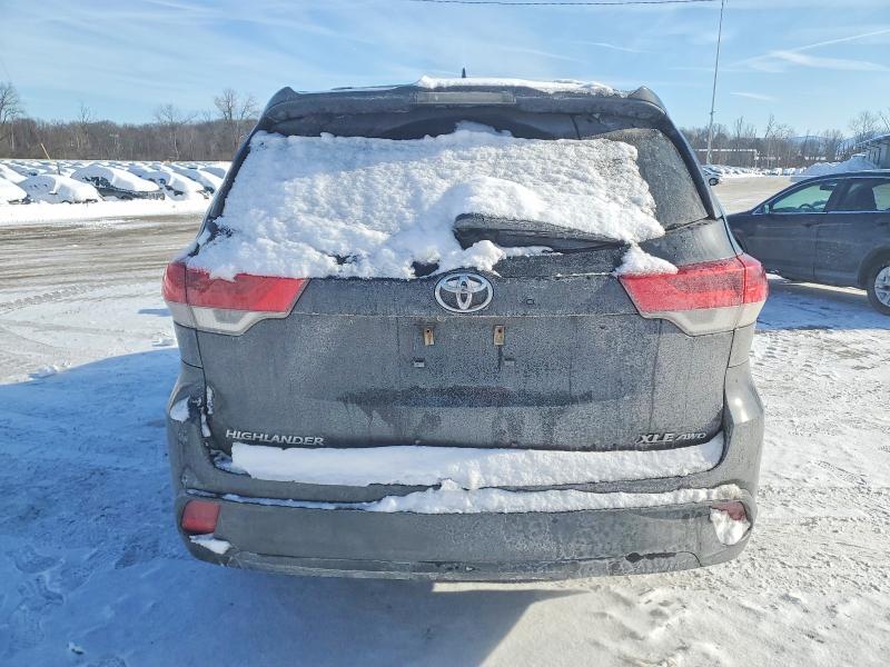 2019 Toyota Highlander xle