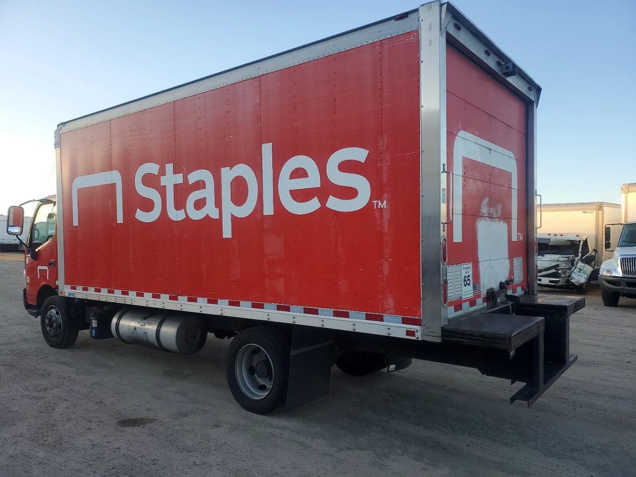 2017 Hino 195 box Truck