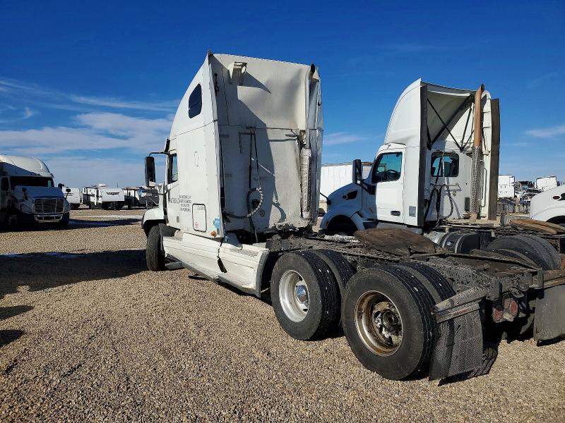 2006 Freigliner 2006 Freightliner CST120 Semi Truck