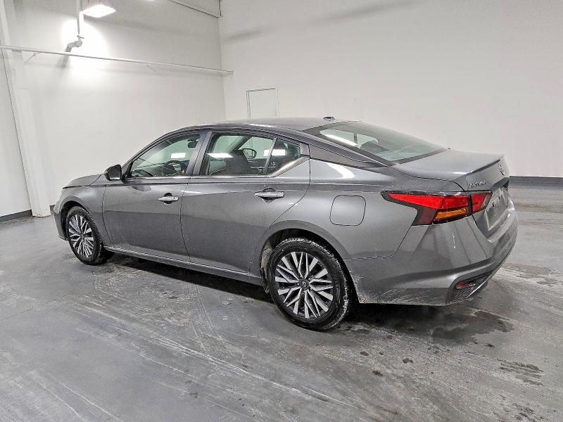 2023 Nissan Altima sv