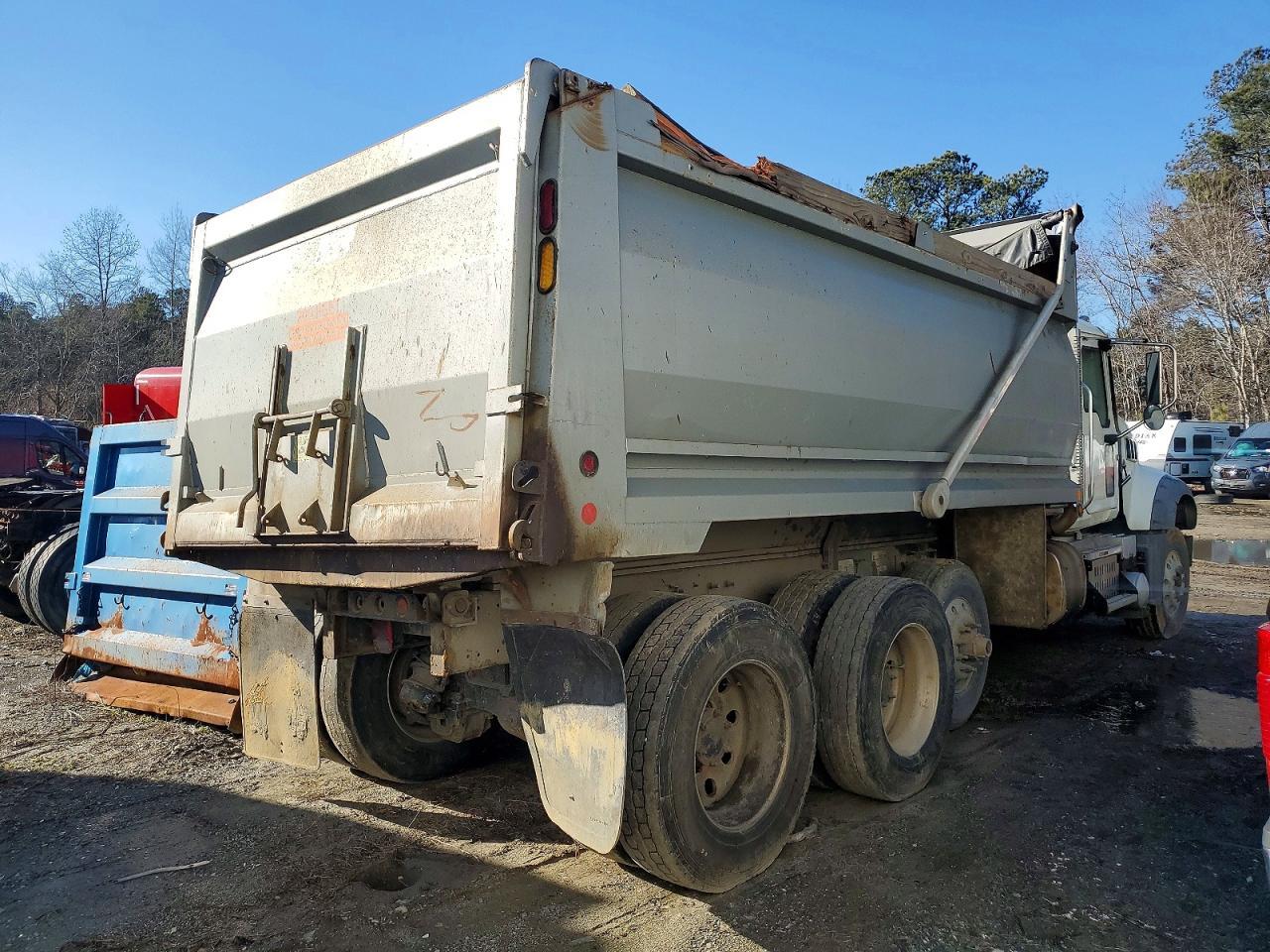 2016 Mack GU713 Dump Truck