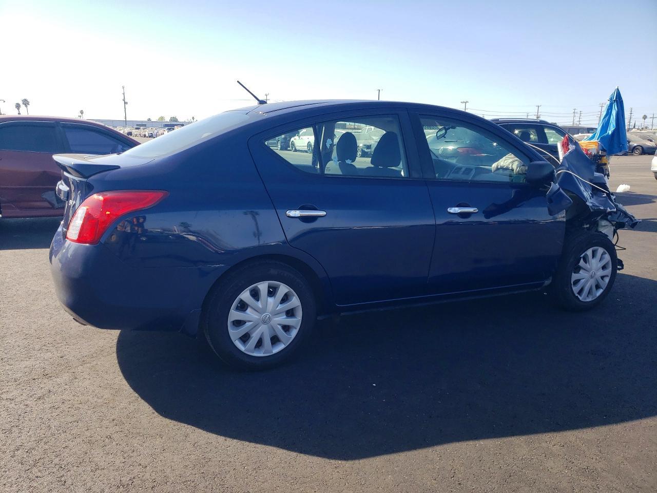 2013 Nissan Versa s