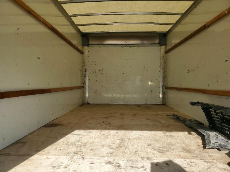 2022 GMC Savana Cut-box Truck