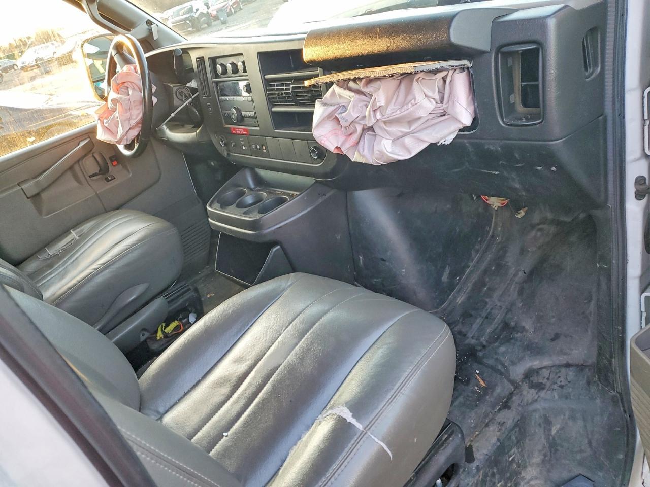 2020 Chevrolet Express G2500