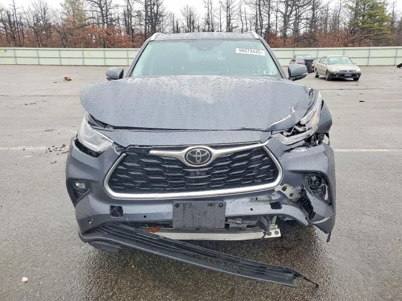 2020 Toyota Highlander Platinum