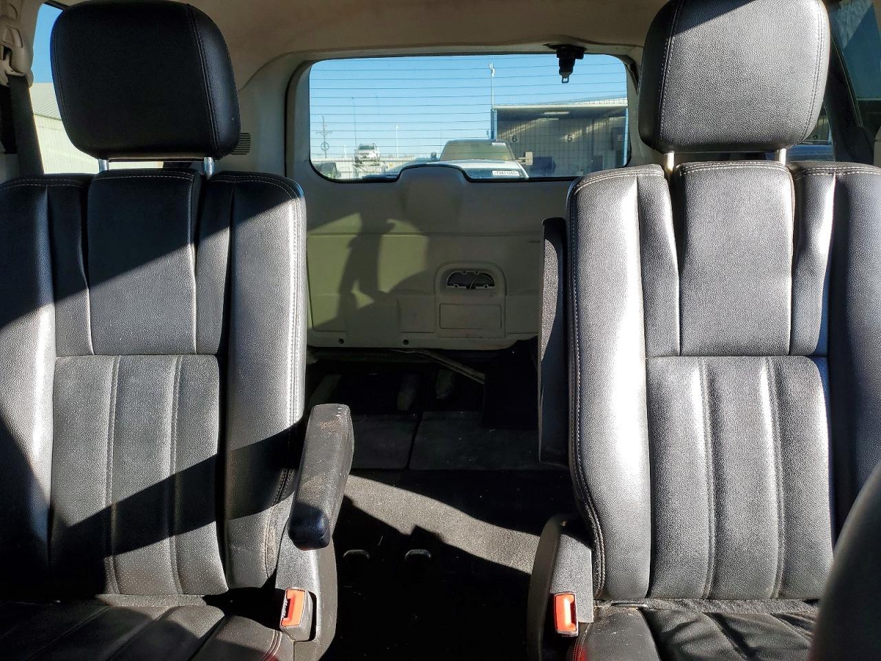 2012 Chrysler Town & Country Touring