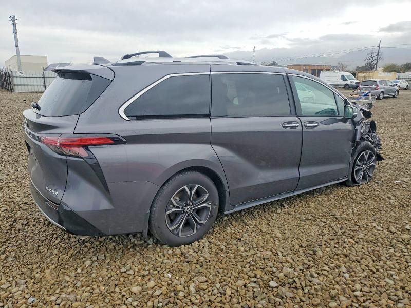 2025 Toyota Sienna Limited