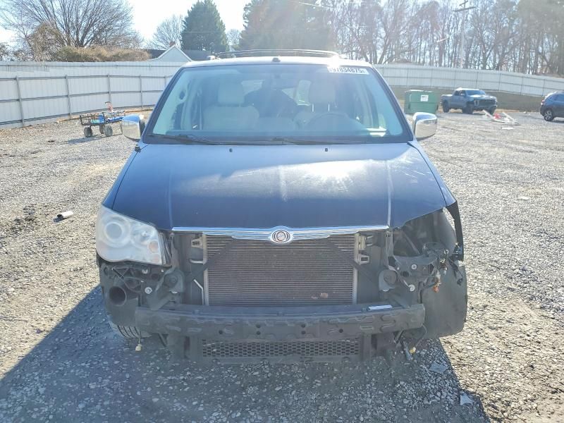 2010 Chrysler Town & Country Limited