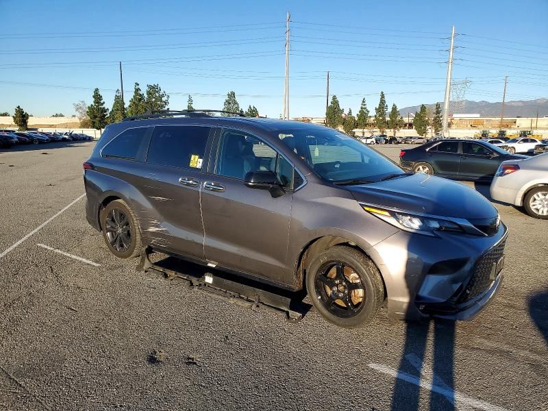 2022 Toyota Sienna xse 7-passenger