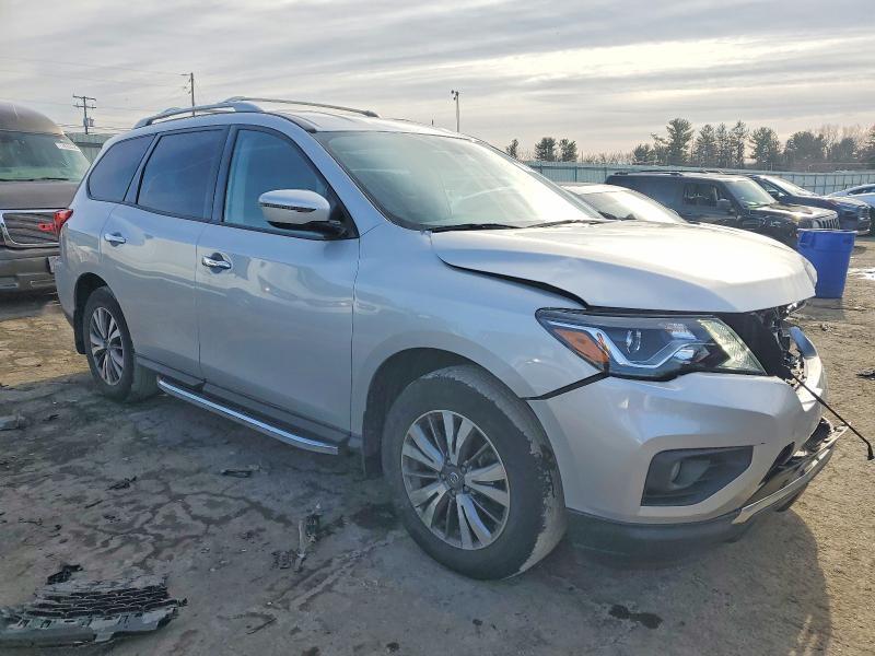 2020 Nissan Pathfinder sv