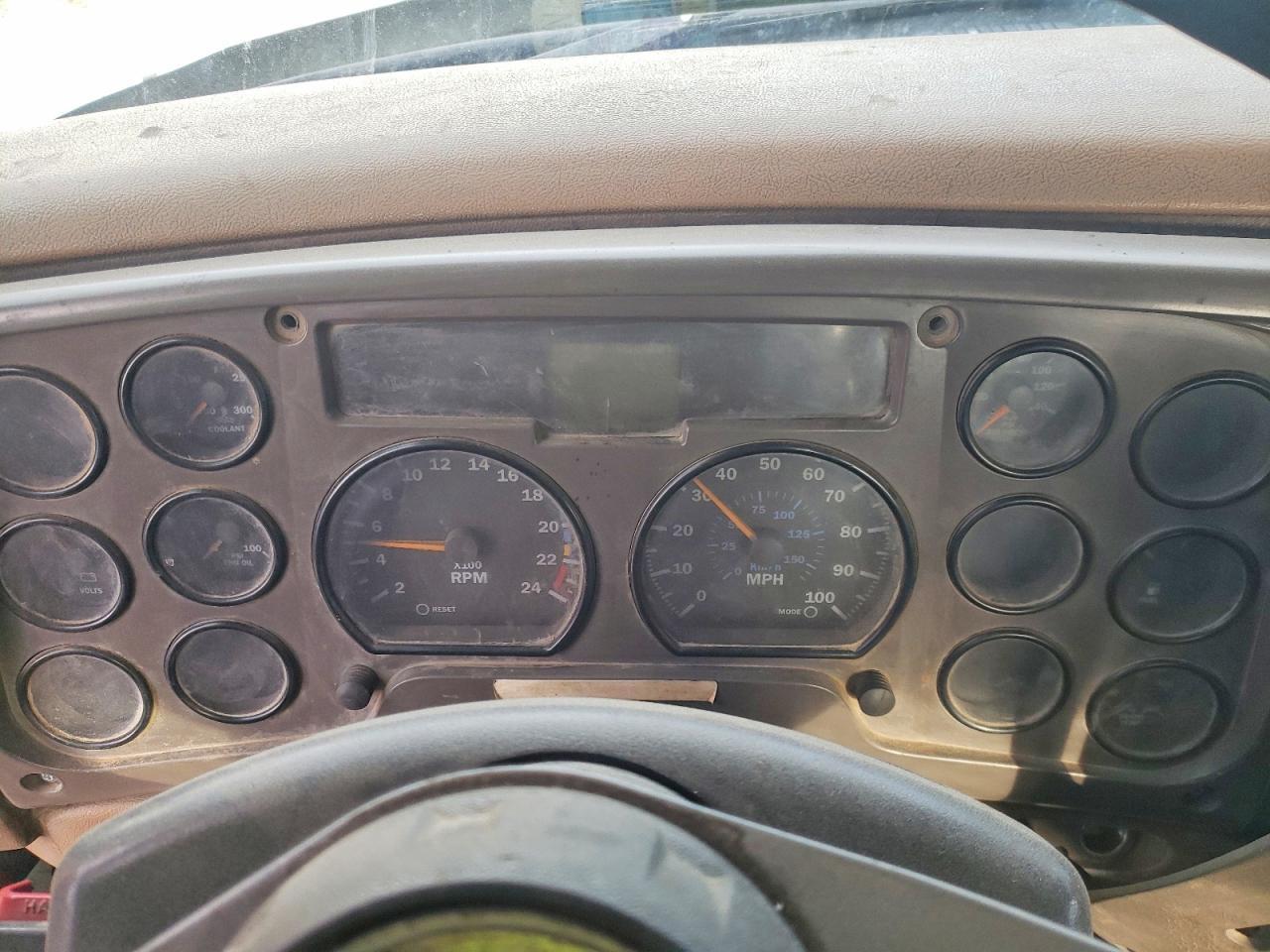 2006 Mack CV Granite ROLL-OFF Container Truck