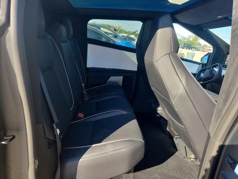 2025 Tesla Cybertruck