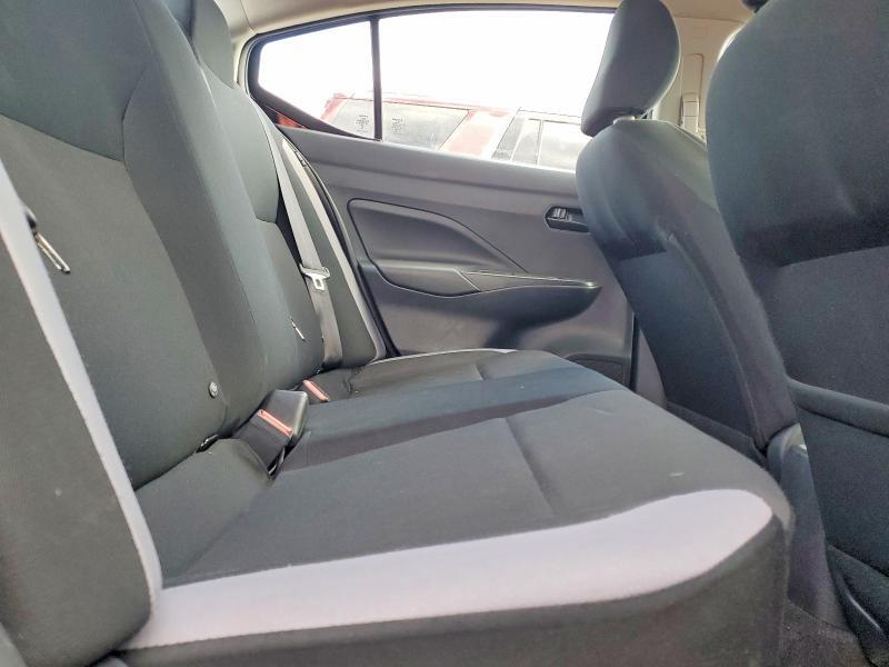 2025 Nissan Versa s