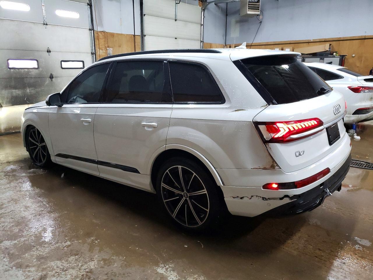 2020 Audi Q7 Premium Plus