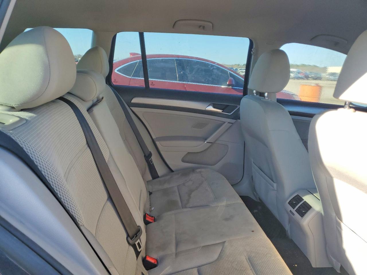 2017 Volkswagen Golf Sportwagen s